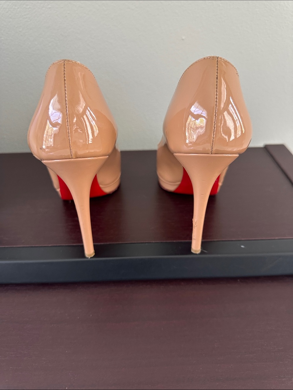 Christian Louboutin Nude Patent Platform Pumps with Red Soles - Picture 4 of 13